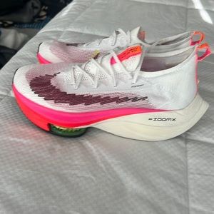 Women’s Nike ZoomX Vaporfly Sz 10.5